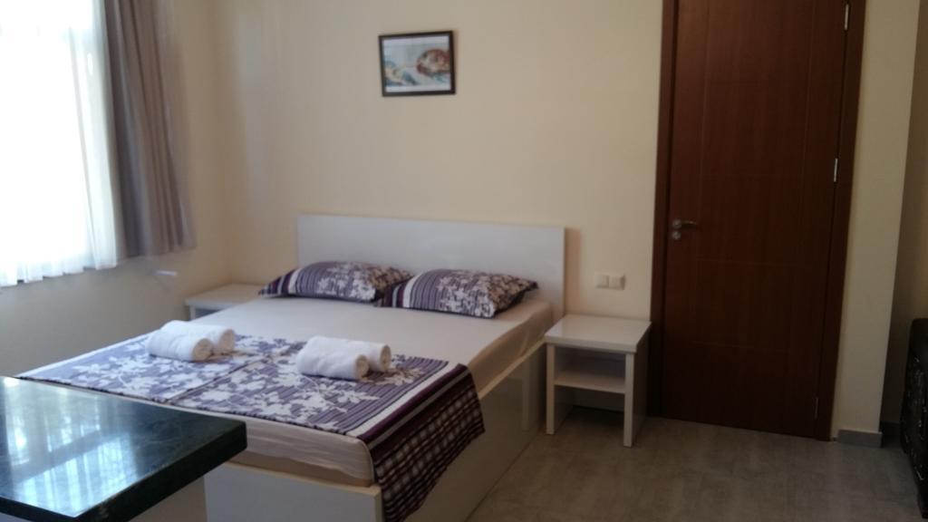 Guest House Kldiashvili Batumi Exterior photo